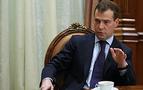 Medvedev’den İran’a yaptırım sinyali