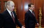 Putin ve Medvedev'e halkın güveni azaldı