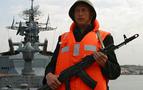 Rus savaş gemisi Suriye’nin Tartus limanına demirledi 