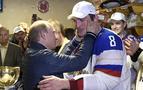 Putin, sporcu Oveçkin’in ödünü koparttı