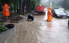 Kırım'ın Yalta şehrinde şiddetli yağışlar nedeniyle acil durum ilan edildi