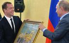 Medvedev, Putin'den gelen doğum günü hediyesini çok beğendi