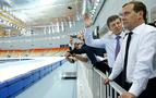 Denetime çıkan Medvedev, olimpiyatların yapılacağı Soçi’deki yolları beğenmedi