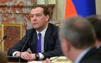 Medvedev: Ukrayna'da iktidar vatandaşlarını savunmalı