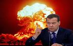 Medvedev'den Tehdit: "Ukrayna 'Kirli Bomba' Kullanırsa Nükleer Karşılık Veririz"