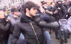 Navalny mitinginde polisle yumruklaşan Çeçen, beş yıl hapis cezasına çarptırıldı