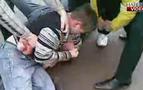Rusya’da holiganlar polisi, meslektaşının gözleri önünde dövdü 