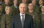 Putin, askerlerle birlikte Yeni Yıl konuşması yaptı