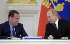 Putin Medvedev'i yeni kritik o göreve atadı
