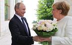 Putin Merkel'i çiçeklerle karşıladı: Almanya, Rusya için 'kilit ortak'