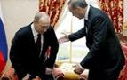 Putin köşkün limuzinini reddetti, otururken zorlandı
