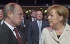 Merkel’den Putin’e “sivil” uyarı