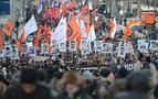 Moskova’da binlerce kişi tutuklu göstericilerin salıverilmesi için yürüdü