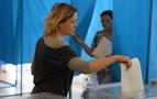 Ukrayna'da 35 milyon seçmen sandığa gidiyor