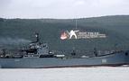 Üç Rus savaş gemisi Çanakkale Boğazı'ndan geçti