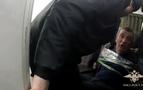 Rusya’da sarhoş yolcuyu uçağın koltuğuna bantladılar