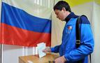 Rus turistler Antalya'da oylarını kullanabildi