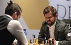 Carlsen, Satranç Şampiyonası'nın En Uzun Oyununu Kazandı