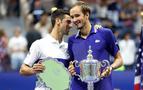 Rus tenisçi Daniil Medvedev, Novak Djokovic'i yenerek şampiyon oldu
