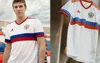 Rusya Milli Futbol takımının Avrupa Şampiyonası’nda giyeceği yeni formalar tanıtıldı