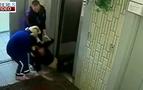 Rusya’da ambulans görevlilerinin hasta taşıma rezaleti kamerada
