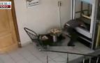 Rusya’da kafası asansöre sıkışan kadın son anda kurtarıldı