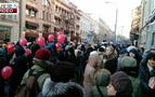 Rusya’da döviz borçluları Merkez Bankası önünde eylem yaptı - VİDEO