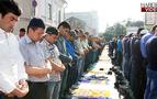 Moskova’da 200 binden fazla Müslüman Ramazan Bayram Namazı’nı kıldı