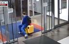 Bir gencin akülü aracı AVM’den çalması tıklama rekoru kırıyor