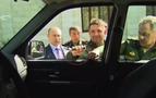 Putin denedi olmadı, sonunda aracın kapı kolunu kırdılar - VİDEO