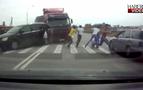 Rusya’da TIR feci şekilde yayalara çarptı