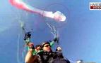 Rus turistlerin paraşütü havadayken yırtıldı