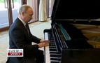 Putin bir yeteneğini daha sergiledi; Pekin’de piyano resitali