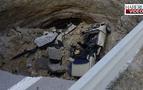Kırım’da otoban aniden çöktü, çukura yuvarlanan araçta 6 kişi öldü