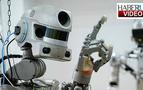 Rus robot ‘FEDOR’ silah kullanmayı öğrendi