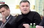 Ukrayna İçişleri Bakanı, Odessa valisine su dolu bardak fırlattı - VİDEO