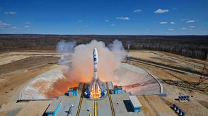 Rusya, 2021'e kadar uzaya 2 turist gönderecek