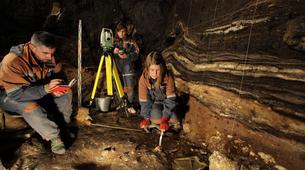 Denisova Mağarası'nda 250 bin yıl öncesine ait insan dişi bulundu