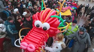 Çin Ejderha yılına girdi, St.Petersburg karnaval alanına döndü