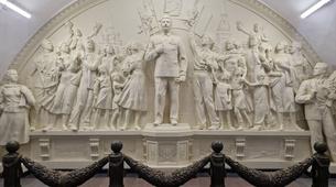 Stalin Figürlü Tarihi Kabartma Moskova Metrosunda Yeniden Sergilenmeye Başladı