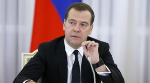 Medvedev: 2013’te yüzde 2 ancak büyürüz