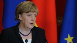 Merkel, Alman iş adamlarını Rusya konusunda sabırlı olmaya çağırdı