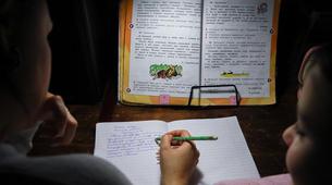 Rusya'da Uzaktan Eğitime Geçiş Zorlaşıyor, Denetimler Artırılacak