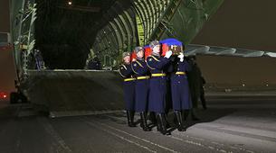 Rus pilotun cenazesi Rusya’ya getirildi