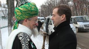 Medvedev Müftülerle buluştu: Rusya’da 4 yılda 320 cami inşa edildi 