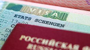 AB, Rus Vatandaşlarına Çok Girişli Schengen Vizesini Yasakladı