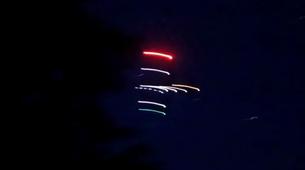 Gökyüzünde Gizemli Işıklar: UFO mu, Uçak mı?