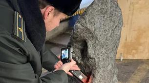 İngiltere'ye Kaçırılmak İstenen 2,5 Tonluk Meteor, Gümrükte Yakalandı