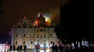 Kiev'de Tarihi Manastır Vuruldu, Taraflar Birbirini Suçladı