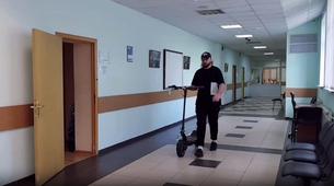 Moskova’da bir ilk; kazaya karışan scooter sürücüsüne ceza verildi, araca el kondu